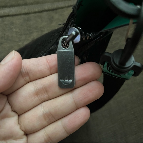 ADIDAS MINI AIRLINER BAG (Reversible) - Picture 2 of 7